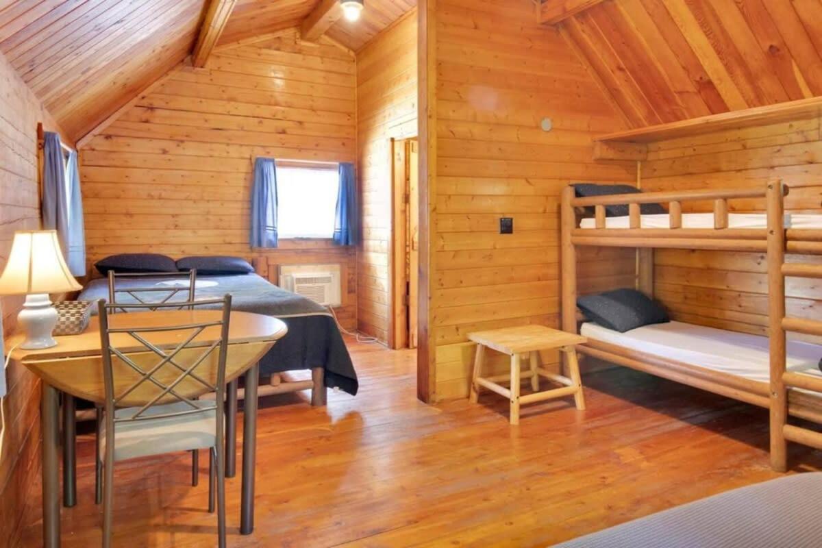 Secluded Rustic Cabin With Views Μπλούμινγκτον Εξωτερικό φωτογραφία